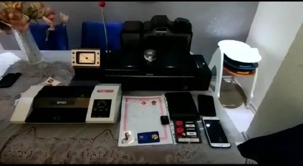 Banka hesaplarını dublör kullanarak 1 milyon 500 bin lira boşaltan şebekeye operasyon!-2