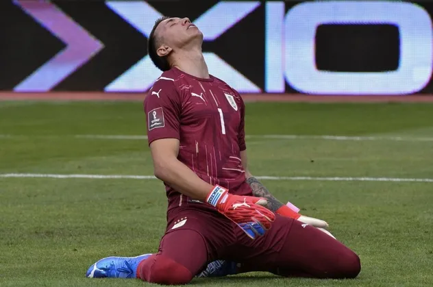 Fernando Muslera Uruguaylıları isyan ettirdi! Yediği golün ardından capsler havada uçuştu