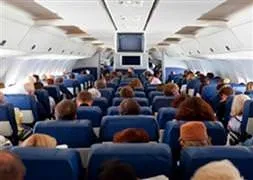 Uçakta çocuklarını bile unutmuşlar