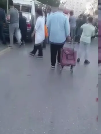 Kadıköy'de dehşet! Otomobil pazara daldı : 2'si ağır 8 yaralı-4
