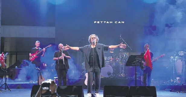 Fettah Can’dan Kocaeli’de Zafer Bayramı coşkusu