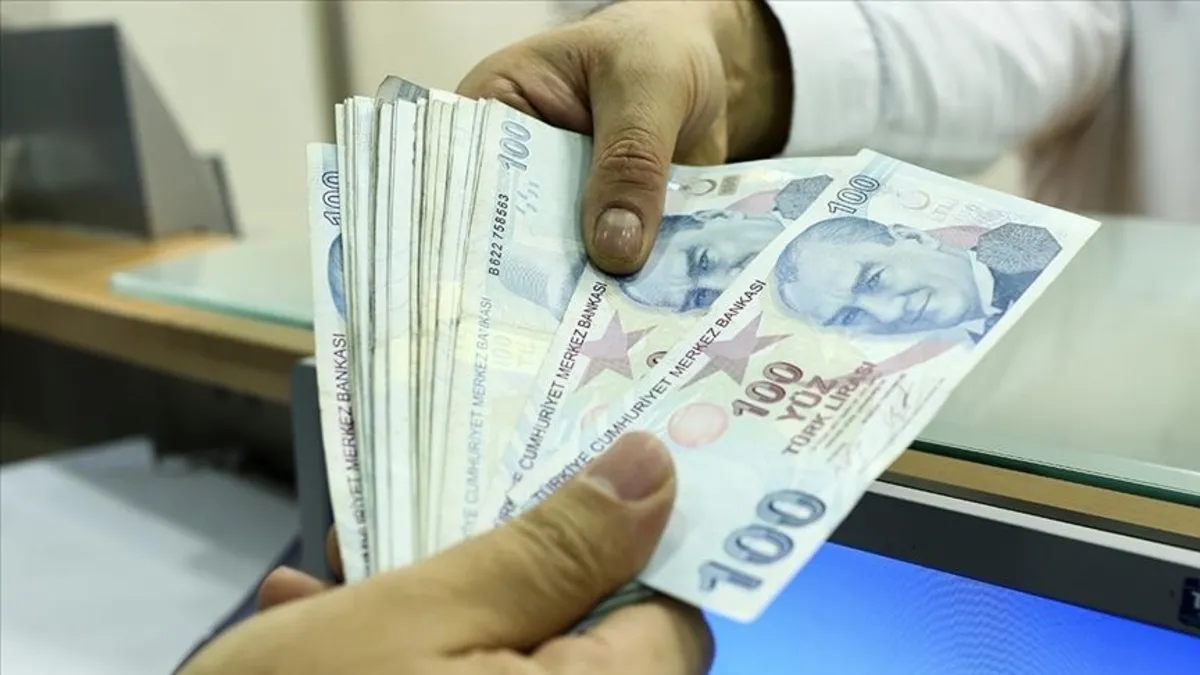 Emeklinin yeni maaşı hesapta: Enflasyon artışı yapıldı! Farklar ne zaman yatırılacak?