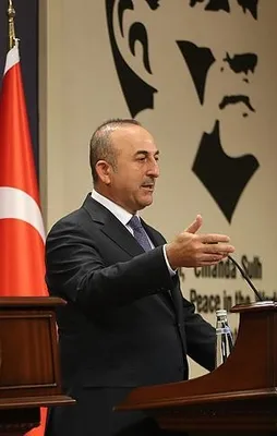 Çavuşoğlu: Sen kimsin de Türkiye'yi atıyorsun!