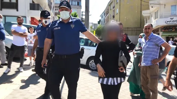 bicak-zoruyla-kacirmaya-calistigi-kadini-muhabir-kurtardi-tutuklu-kalmaya-devam-edecek-1636032007324.jpg Bıçak zoruyla kaçırmaya çalıştığı kadını muhabir kurtardı! Tutuklu kalmaya devam edecek-5