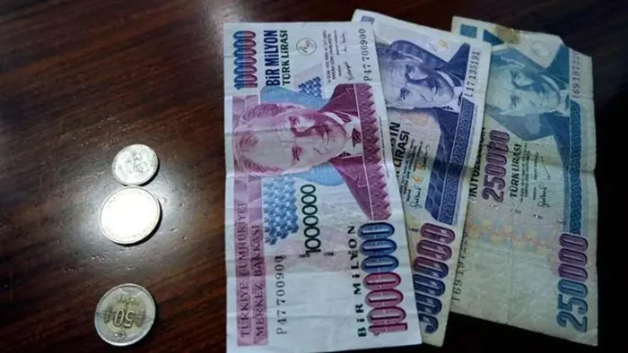 cebinde-cuzdaninda-250000-tllik-banknotu-bulan-turnayi-gozunden-vuruyor-eger-sizde-de-varsa-1701505695846.jpg Cüzdanında 250.000 TL'lik banknotu bulan turnayı gözünden vurdu! Eğer sizde de mevcutsa...-2