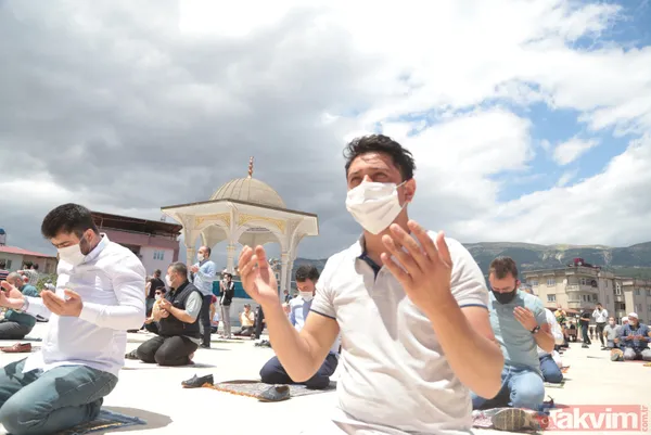 Koronavirüs sonrası ilk cuma namazı! Türkiye'nin dört bir yanından görüntüler geldi - 31