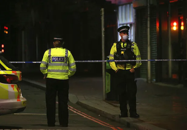 ingilterede-duzenlenen-teror-saldirisinda-3-kisi-hayatini-kaybetti-1592744233238.jpg İngiltere'de düzenlenen terör saldırısında 3 kişi hayatını kaybetti-1