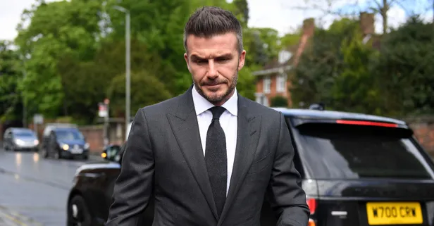 Araç kullanırken cep telefonuyla konuşan David Beckham ceza aldı