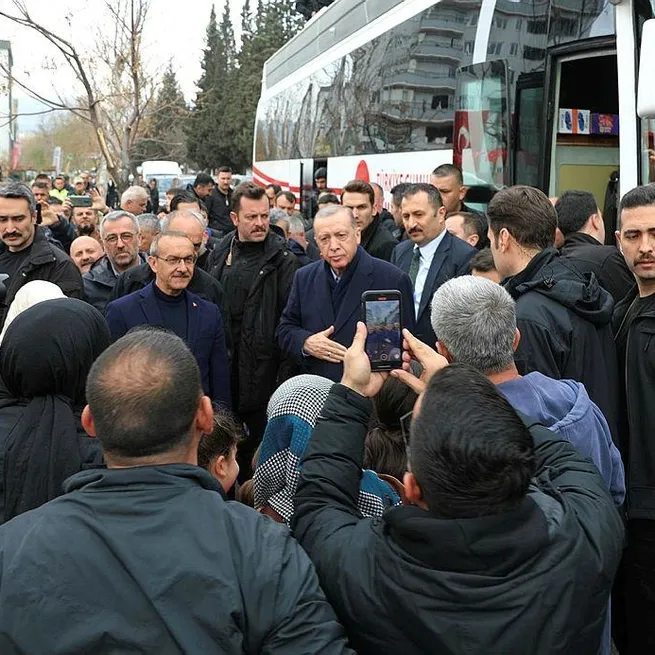 Deprem bölgesinde yeniden inşa: Başkan Erdoğan 17 bin 902 konutun temelini attı