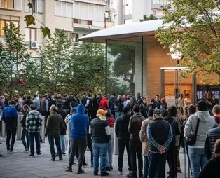57 bin liralık telefon kuyruğu: Geceden sıraya girdiler