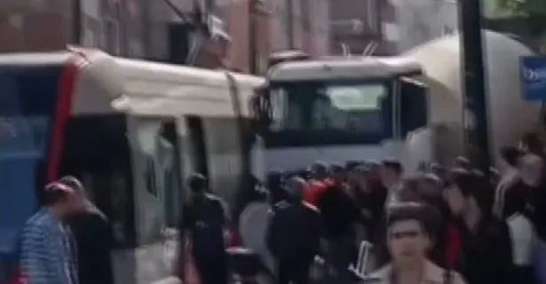İstanbul Zeytinburnu’nda feci kaza! Beton mikseriyle tramvay kafa kafaya girdi: Camlar kırıldı, vatandaşlar...