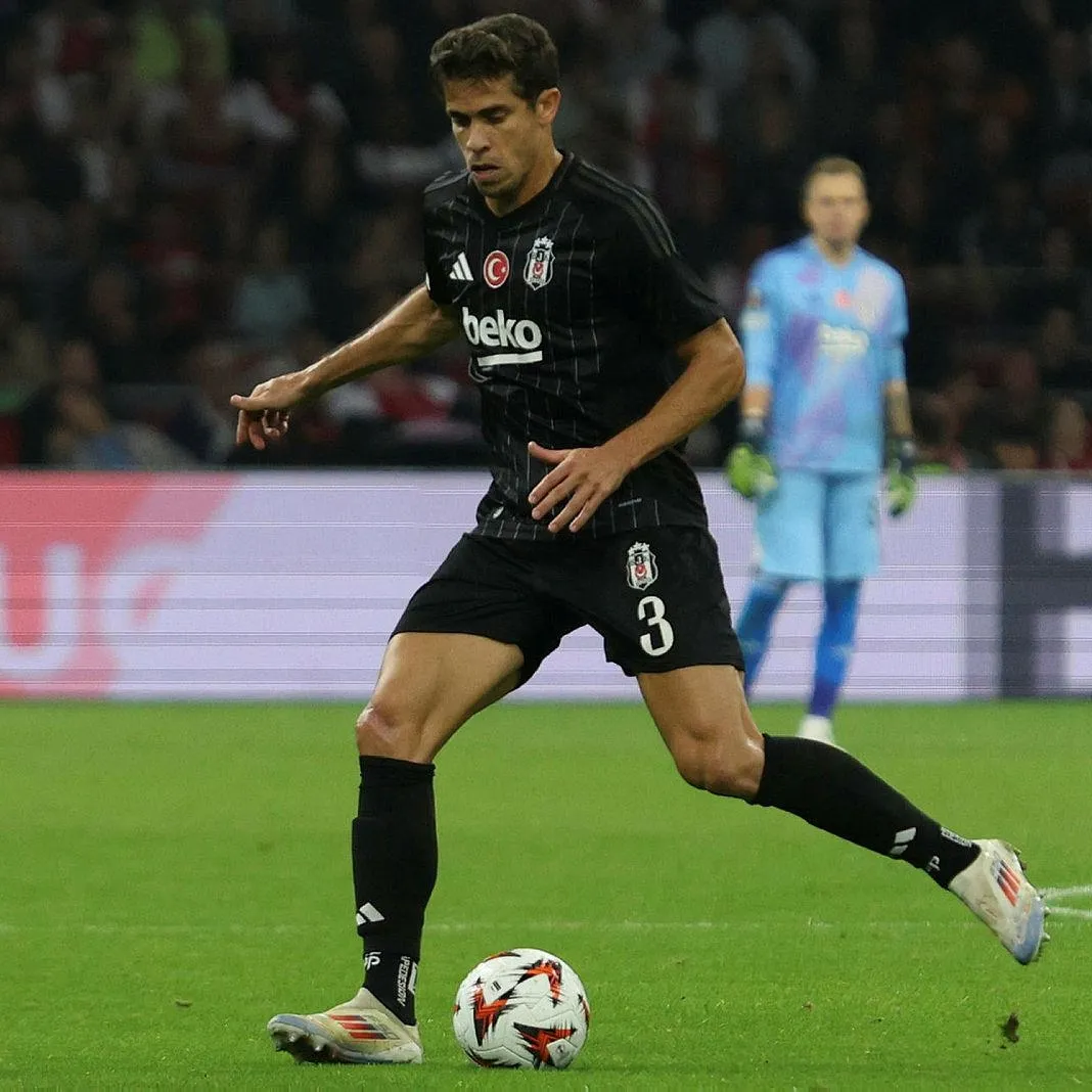 Beşiktaş’a Paulista’dan kötü haber!