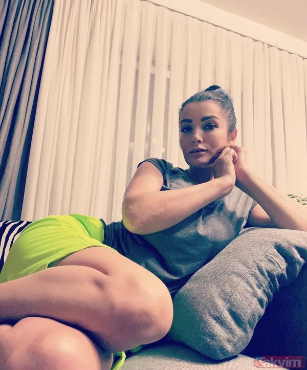 Aleyna Tilki'nin annesi Havva Öztel paylaştı görenler gerçekliğine inanamadı! Aleyna out annesi in! Gençlik pozu... - 6