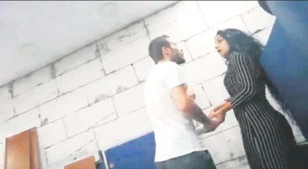 Turizm firmasına ait yazıhaneyi duvar örerek ikiye ayırdılar-2