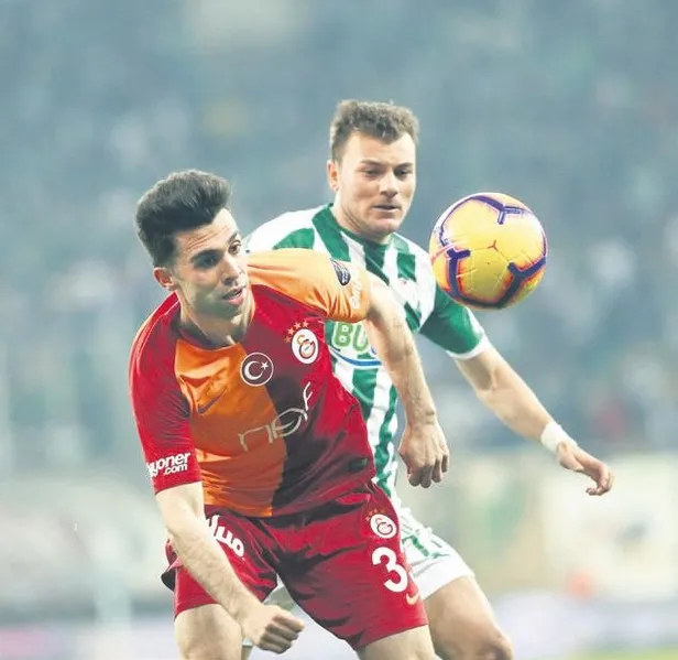 helal-olsun-sana-yigido-sivasspor-cluju-farkli-yenerek-gruptan-cikmayi-garantiledi-spor-haberleri-1666917585558.jpeg