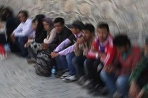 Son dakika: Aydın'da 68 düzensiz göçmen yurt dışına kaçarken yakalandı