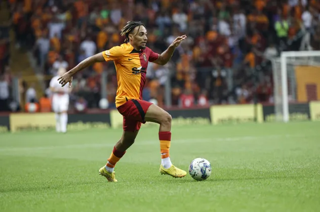 Galatasaray'ın sağ beki Sacha Boey istatistikleriyle Avrupa'da zirveye yerleşti