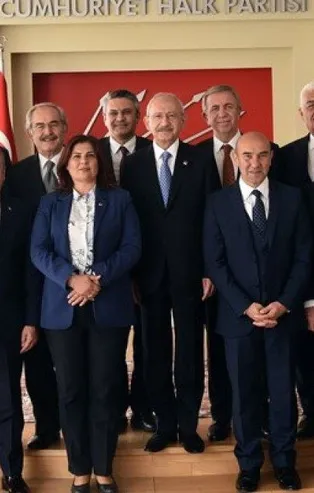 Yandaş gazetecileri paraya boğan torpilli çalışanlara çift maaş bağlayan 50 bine balık yiyen CHP'li belediyeler "maliyetler arttı" diye bildiri yayınlıyor