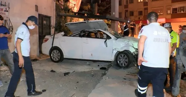 Avrasya Tüneli girişinde takla atan otomobil duvara çarptı: 1 ölü, 2 yaralı