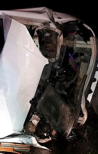 Köpeğe çarpmamak için kaza yaptı: 3 yaralı