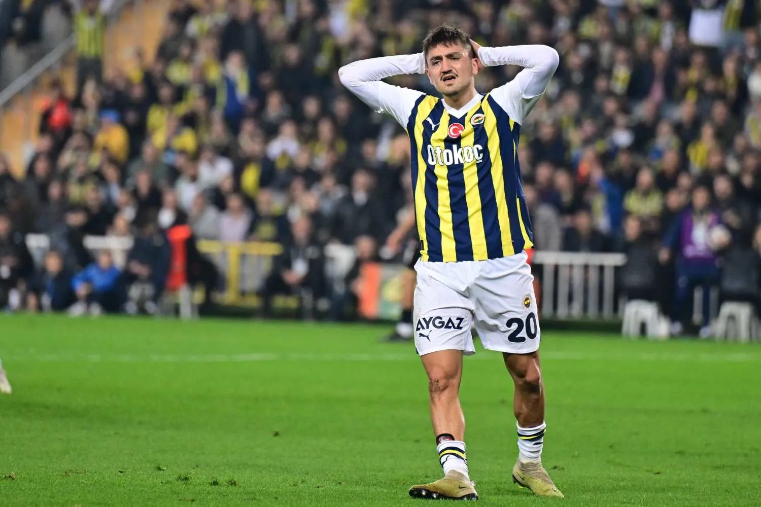 Fenerbahçe'de flaş ayrılık! Milli futbolcu teklifleri değerlendirecek - 9