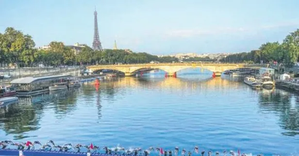 Paris’teki Sen Nehri’nin pislik dolu olması nedeniyle Triatlon yarışları ertelendi