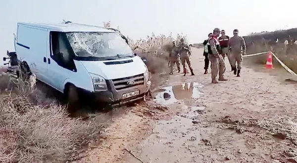 sanliurfada-minibus-sulama-kanalina-dustu-cok-sayida-olu-var-1671197151313.jpg Şanlıurfa'da minibüs sulama kanalına düştü! Çok sayıda ölü var-3