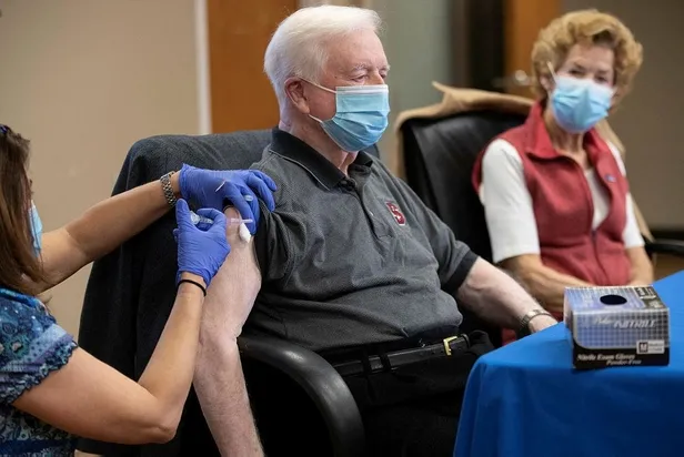 Son dakika: İngiltere'den Moderna'nın geliştirdiği Kovid-19 aşısına "yaygın kullanım" onayı-2