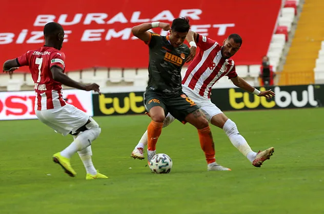 Aytemiz Alanyaspor galibiyetle başladı