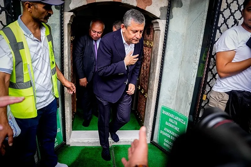 yeni-partinin-arkasindaki-gercek-1784954901448.jpeg Yeni Parti'nin arkasındaki gerçek! "Ekrem İmamoğlu yazdı Özgür Özel sahneleyecek"-5
