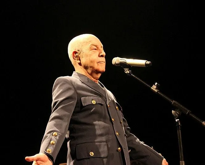 Mazhar Alanson o şarkısını Kabe’ye yazmış