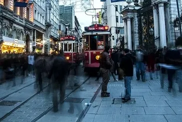 Kadınlar mı erkekler mi daha uzun yaşıyor? 81,1 yıl detayı dikkat çekti! TÜİK yeni verileri açıkladı