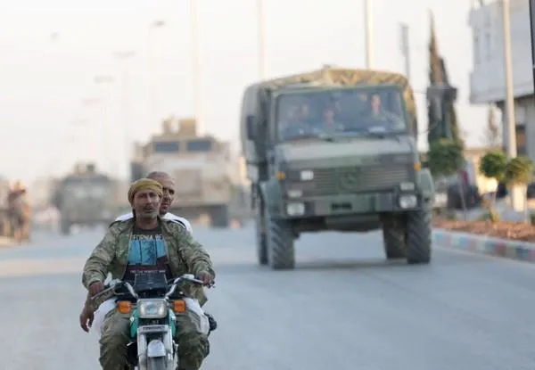 Türk askeri sınırın diğer tarafında...-2