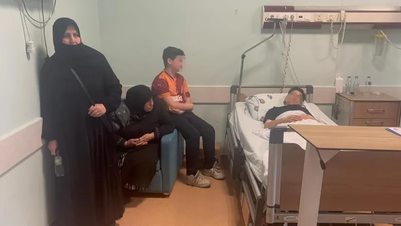 BAKANLAR YARALI ÖĞRENCİLERİ ZİYARET ETTİ-1