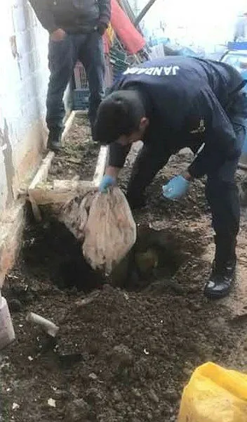 Jandarmadan yılbaşı operasyonu! Binlerce litre sahte içkiyi toprağa gömmüşler!-3