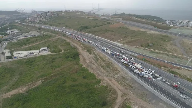Son dakika: TEM’de zincirleme kaza! Trafik durdu…-3