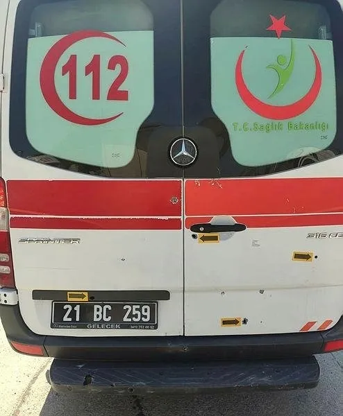 diyarbakirda-ambulansa-alcak-saldiri-dogum-ihbarina-gitti-kursun-yagdirdilar-1594641325344.jpeg