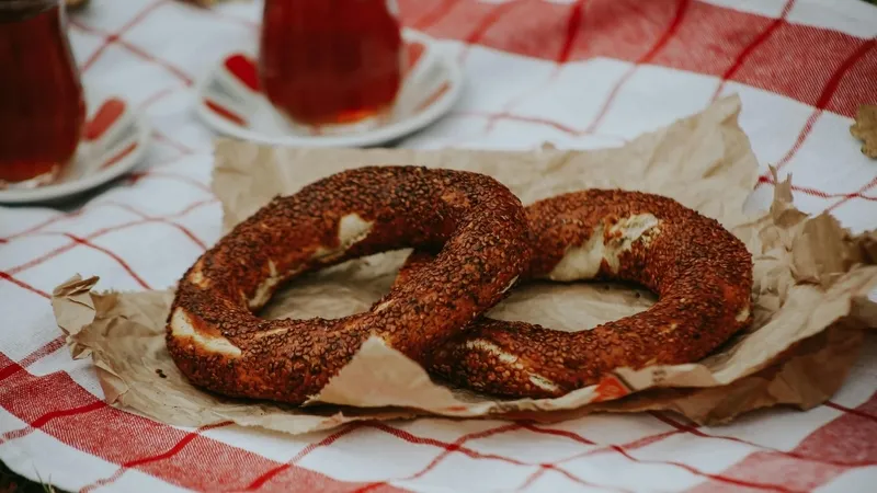 dunya-simit-haritasi-aciklandi-turkiye-10-ulkelik-listede-zirveyi-birakmadi-1778334057306.jpg Dünya simit haritası açıklandı: Türkiye 10 ülkelik listede zirveyi bırakmadı-4