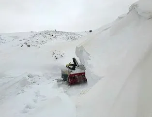 Muş’ta 10 metrelik karla mücadele
