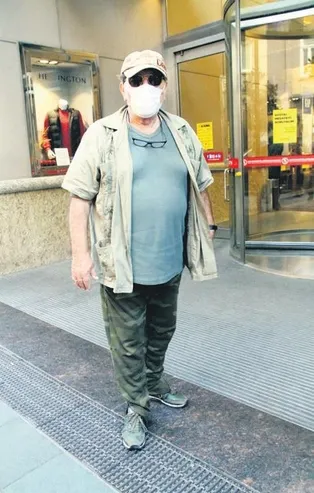 Ali Poyrazoğlu'ndan İsmail Dümbüllü'nün Şevket Çoruh'a devredilen kavuğu için 'Soytarılık' göndermesi