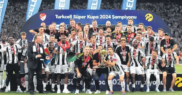 Van Bronchorst tarihe geçti! Beşiktaş’la Süper Kupa’yı kazanan ilk yabancı hoca!