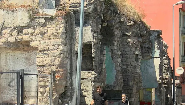 tarihi-kontoskalion-limani-kaderine-terk-edildi-bir-zamanlarin-en-buyuguydu-simdi-otopark-oldu-1629632488633.jpg Tarihi Kontoskalion Limanı kaderine terk edildi! Bir zamanların en büyüğüydü şimdi otopark oldu-4