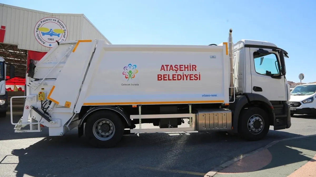 Ataşehir'de Çöp Kamyonunun Çarptığı Kadın Hayatını Kaybetti