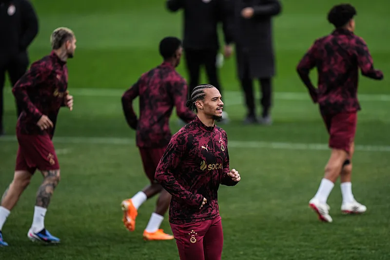 Galatasaray'da orta saha transferi bitiyor! Devler Ligi için 3. futbolcu bulundu - 11