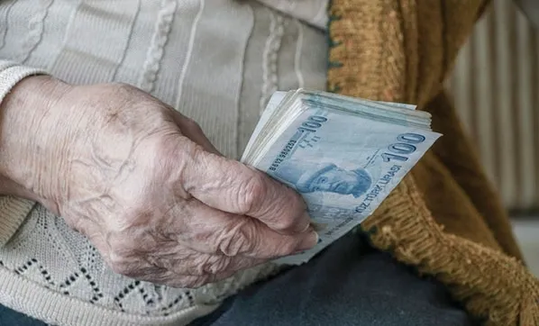 emekli-olunca-alinacak-maas-degisti-2020-yili-sgk-ssk-ve-bag-kur-emekli-maasi-nasil-hesaplanir-emekli-oldugumda-kac-tl-maas-odemesi-alirim-1603203666515.jpg