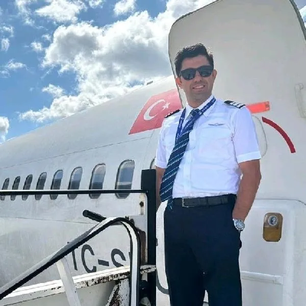catalcada-feci-kaza-pilotlar-oguzhan-dag-ve-ekin-gunes-hayatini-kaybetti-1702985465233.jpeg Çatalca'da feci kaza: Pilotlar Oğuzhan Dağ ve Ekin Güneş hayatını kaybetti-5