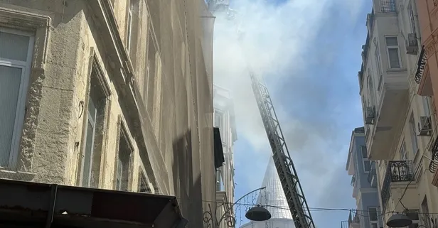 Galata’da 5 katlı bir otelde yangın!