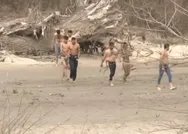 Yunanistanda mültecilere Hitleri andıran muamele