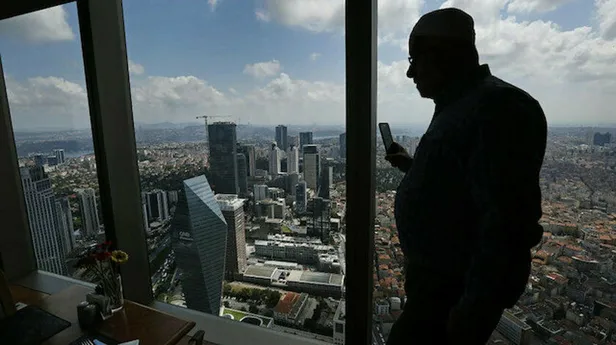 izmiri-vuran-deprem-istanbulda-da-panige-yol-acti-bodrum-katlara-dahi-bakiyorlar-1604472224040.jpg İstanbul'da deprem paniği! Bu 7 maddeden biri varsa binanıza mutlaka test yaptırın-2