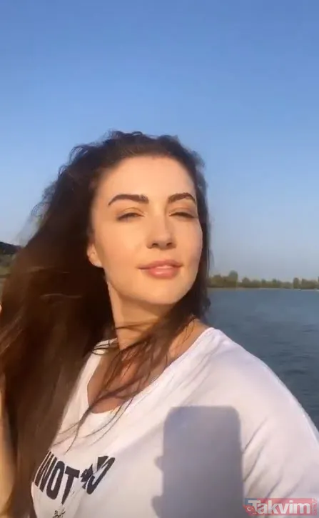 Burcu Özberk yine makyajsız ve doğal... - 4